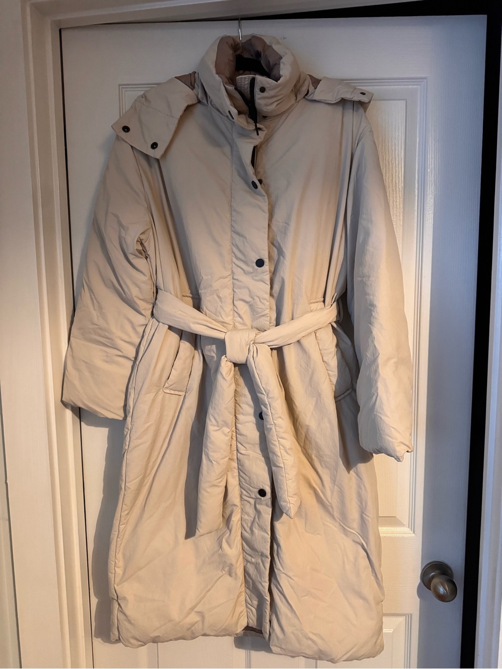 Everlane Women's Cream Long Puffer Coat with Belt